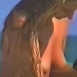 ヌーディストビーチで撮影したらエロい女が撮影し放題だったｗｗｗ
