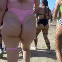 フェスの女性達のお尻が可愛すぎたので盗撮中ですｗｗｗ