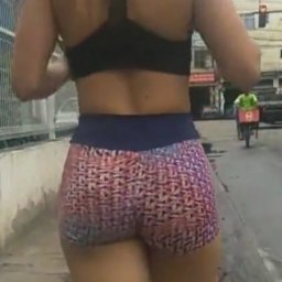 街中でキュートなお尻を見つけたから追いかけまわして盗撮中ｗｗｗ
